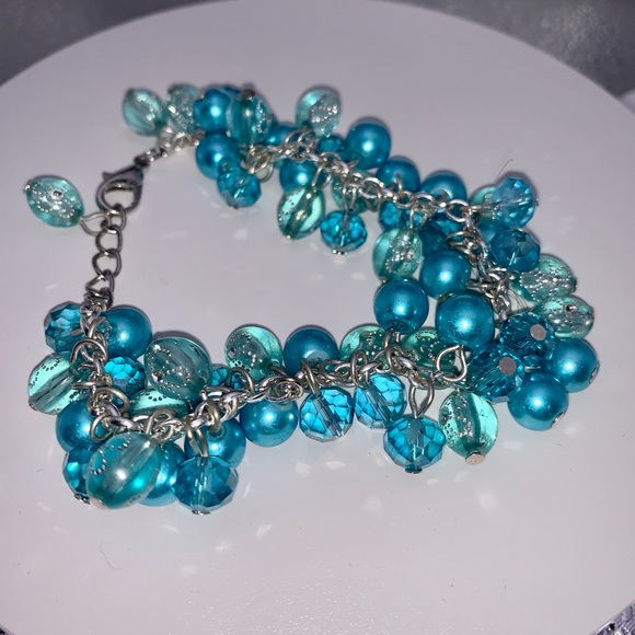 SOLD Vintage 💍Blue Glass & Silver Tone Bracelet - Picture 2 of 4